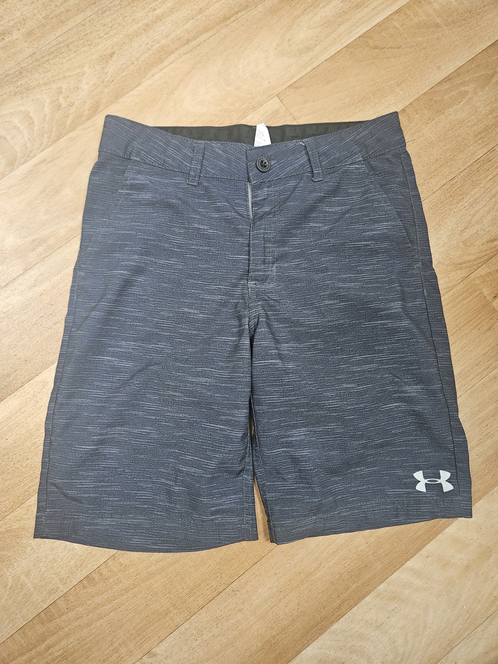 Under Armour Boy's Heathered Charcoal Shorts With Zipper/Button Closure Size 12